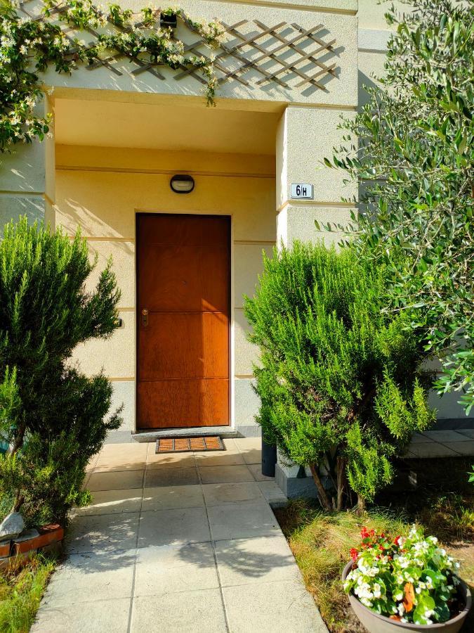 Villa Rosmarino 300 Mt From The Beach Colico Exterior photo